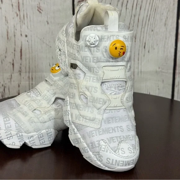 VETEMENTS X REEBOK instapump fury OG emoji white sneakers Men’s 6 Women’s 7 GUC - Picture 9 of 17